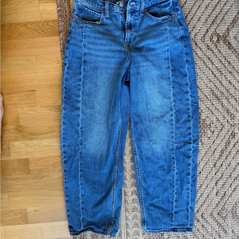 Women's barrel Blue Jeans